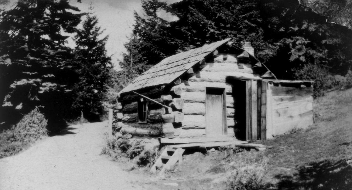 A log cabin at Roche Harbor